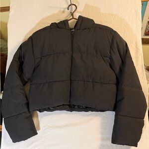 PrettyLittleThing Black Crop Hooded Puffer Jacket